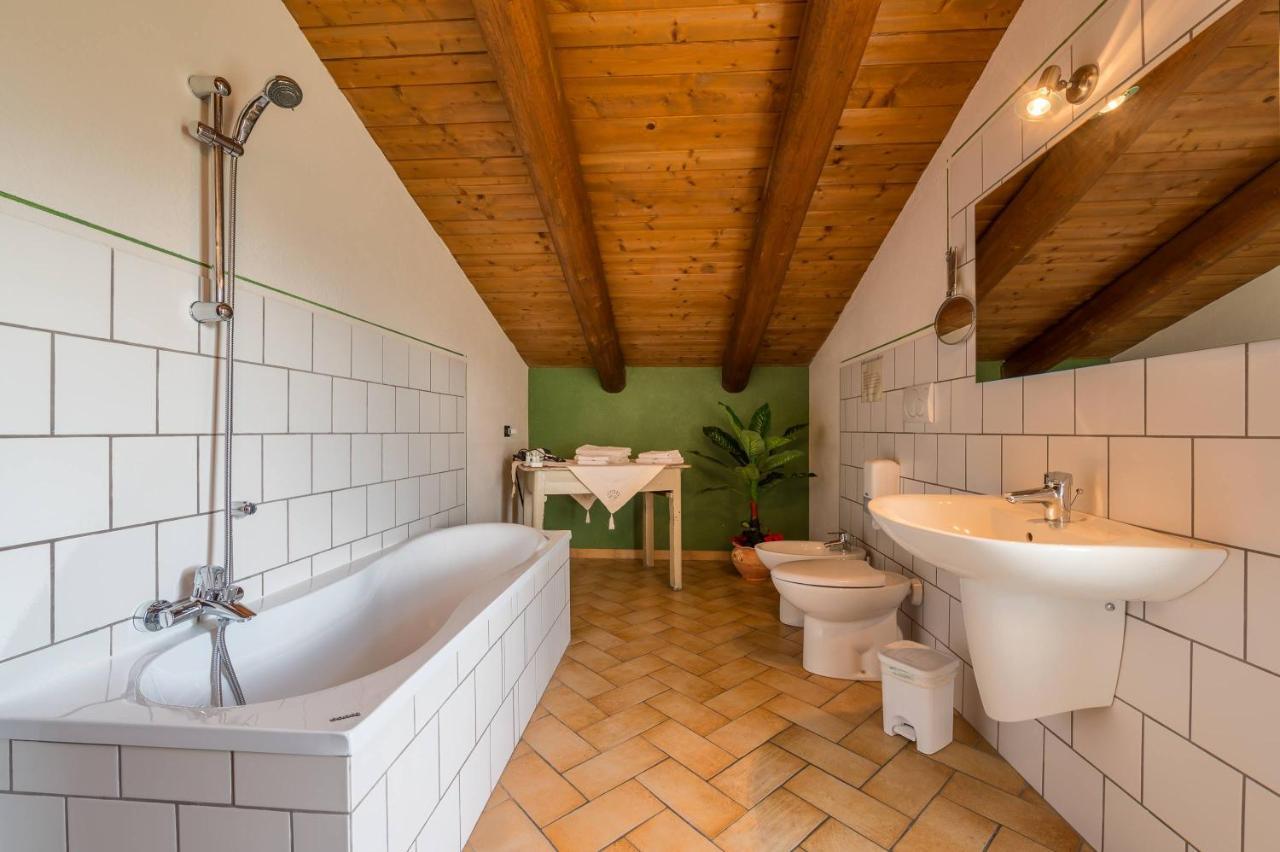 فيلا سالوزوفي Agriturismo Il Nido Di Bacco المظهر الخارجي الصورة